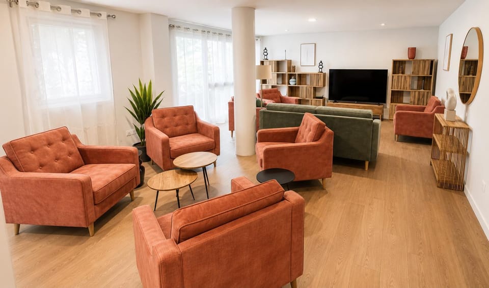 Communal lounge/ TV room