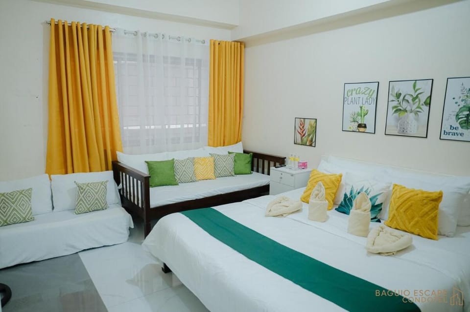 Bed, Photo of the whole room, Seating area, Bedroom