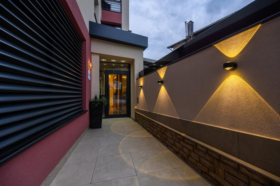 Facade/entrance