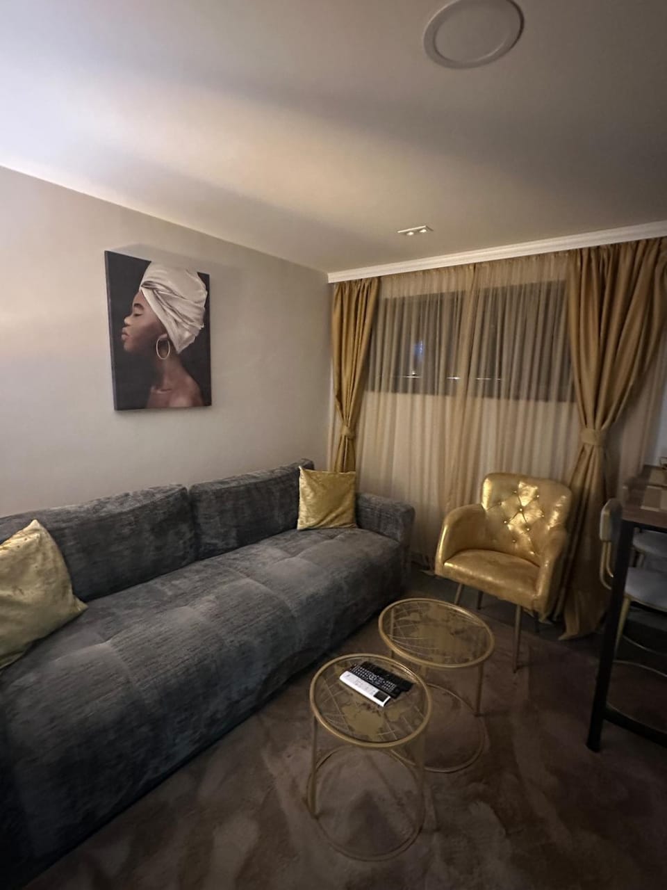 TV and multimedia, Seating area