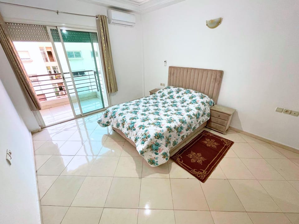 City Center Stay - Residency W Spacious Aparts, Kingsize Beds, AC, Terrace View, Elevator Apartment in Fes