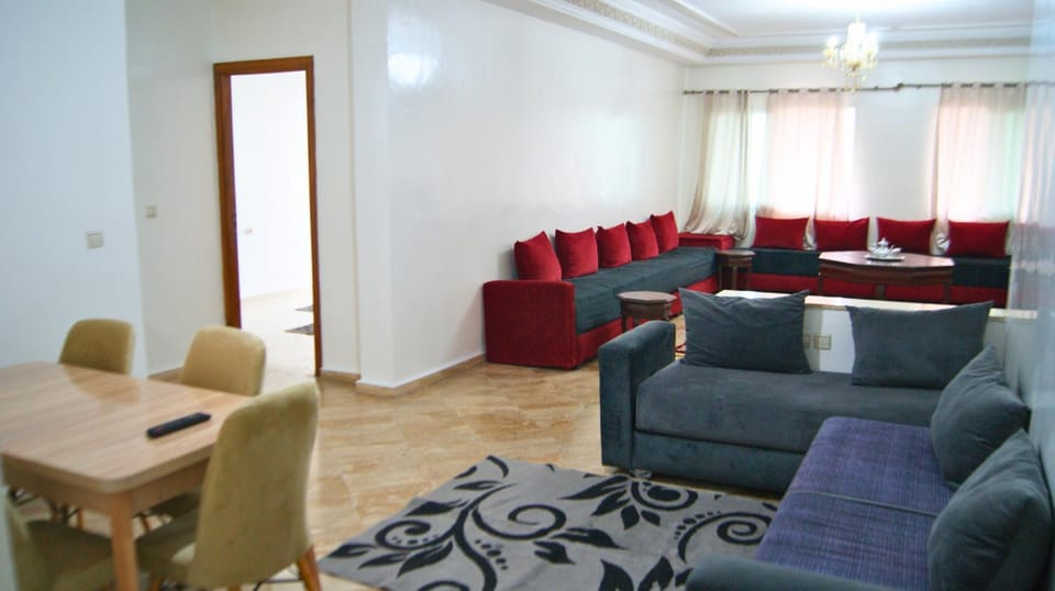 City Center Stay - Residency W Spacious Aparts, Kingsize Beds, AC, Terrace View, Elevator Apartment in Fes