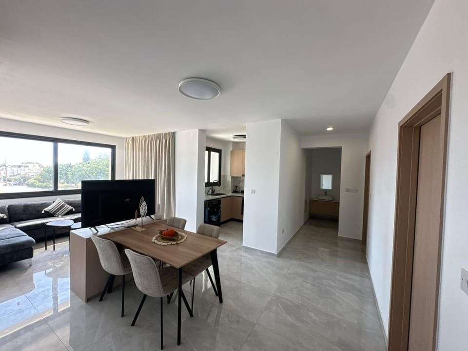 Communal lounge/ TV room, TV and multimedia, Kitchen or kitchenette, Living room, Dining area