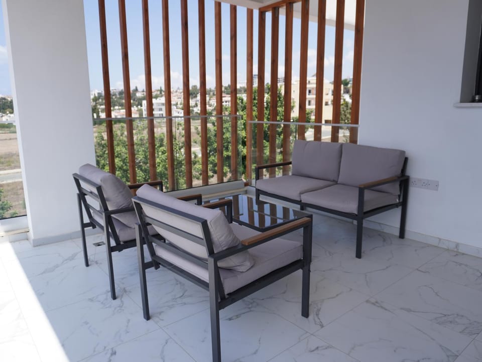 View (from property/room), Balcony/Terrace, Seating area
