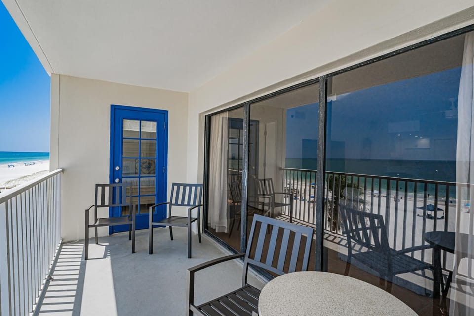 Day, Balcony/Terrace, Seating area, Beach, Sea view