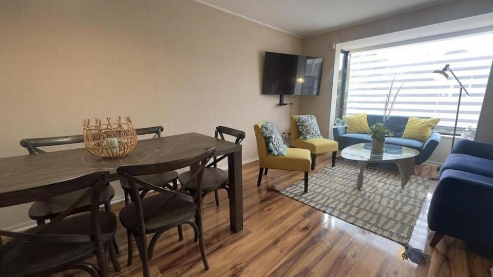 TV and multimedia, Living room, Dining area