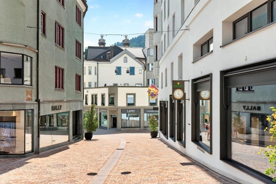 Luxury Monolocale St Moritz Dorf Via Stredas Apartment in Saint Moritz