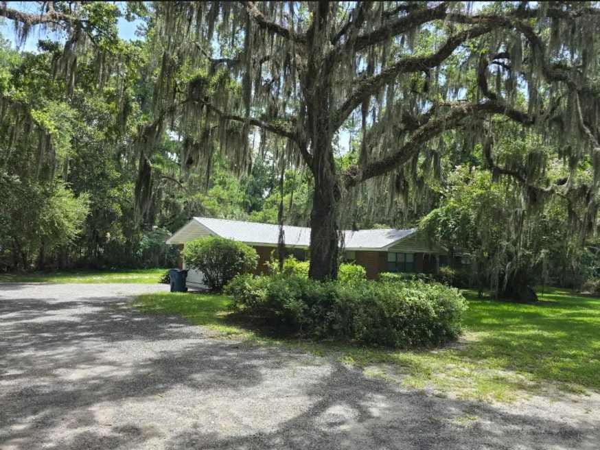 Large Home Water View Canal Rd House in Dock Junction