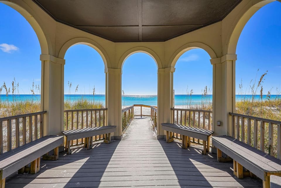 Sea Breeze - Coastal Retreat in Dunes of Destin House in Destin