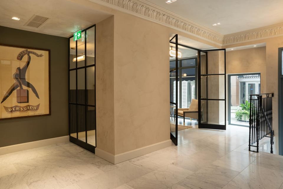 Lobby or reception, Decorative detail