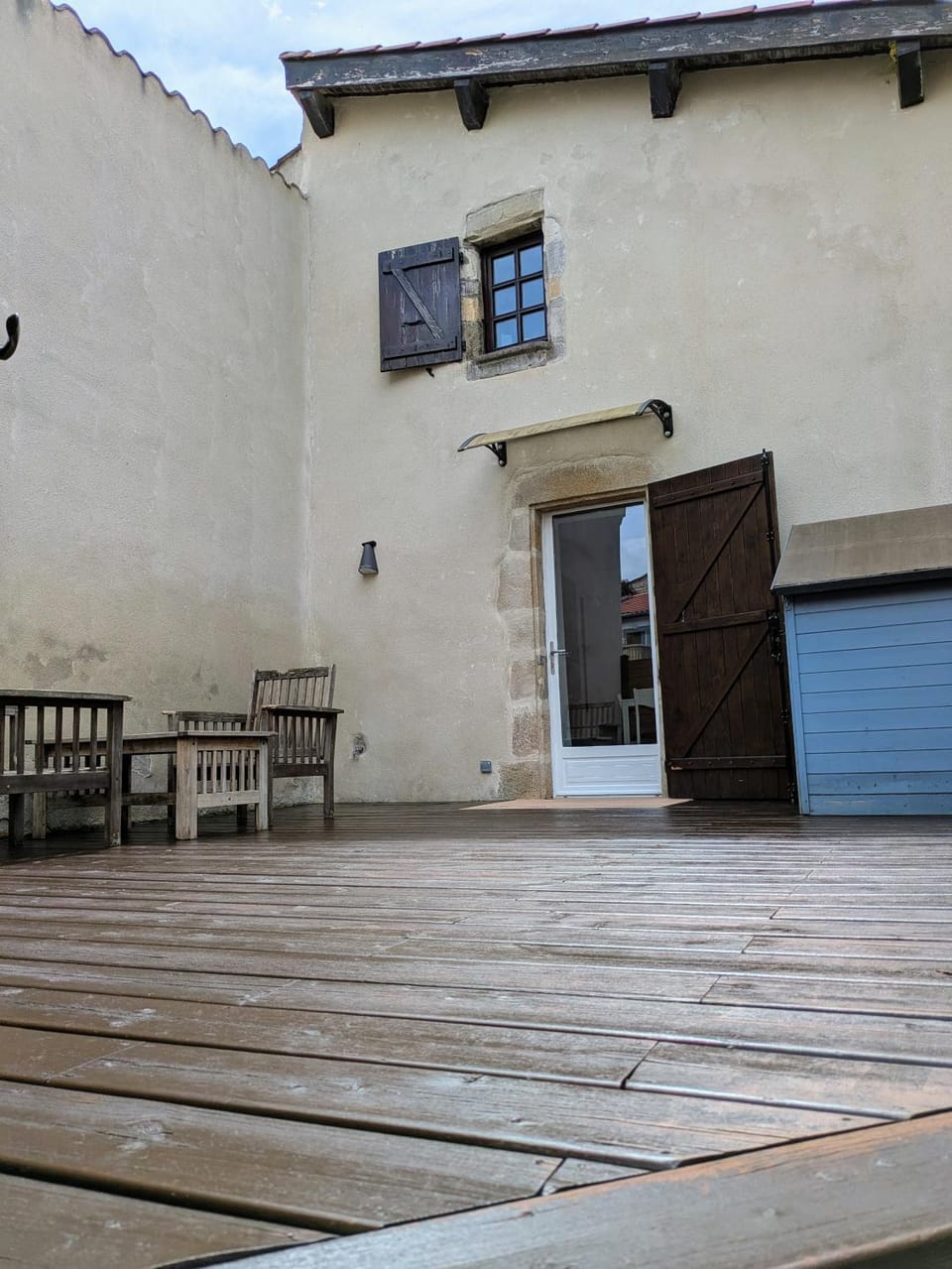 Property building, Patio, Day