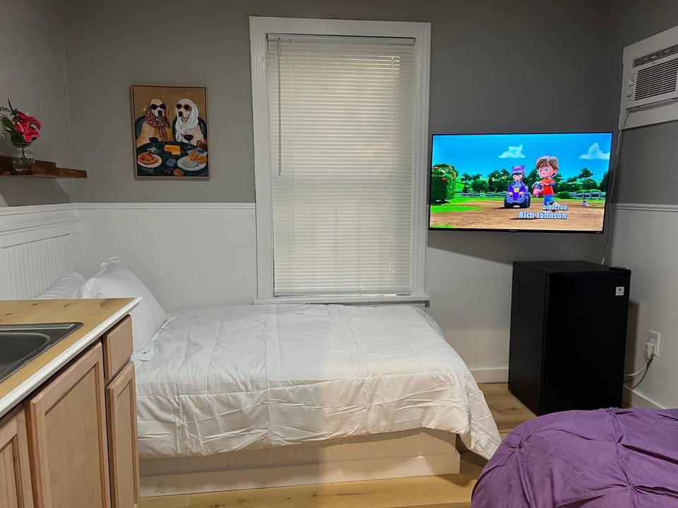 Taylor's Cozy Little Apartment Pets Welcome Two Beds Apartment in Little Rock