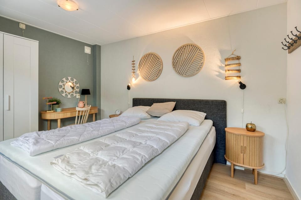 New! Beach House aan Zee with spacious garden House in Julianadorp
