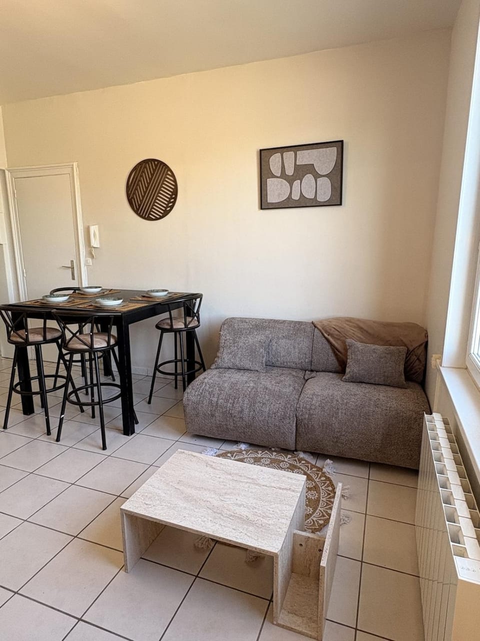 Living room, Seating area, Dining area