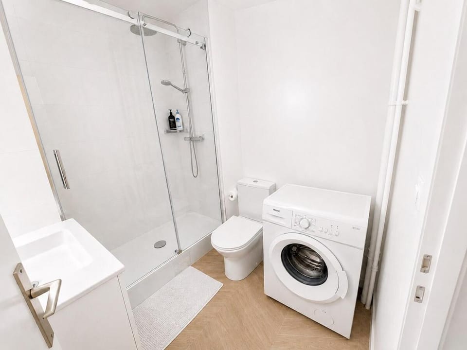 Logement avec parking, balcon au calme et cuisine dans le centre de Chartres Apartment in Chartres