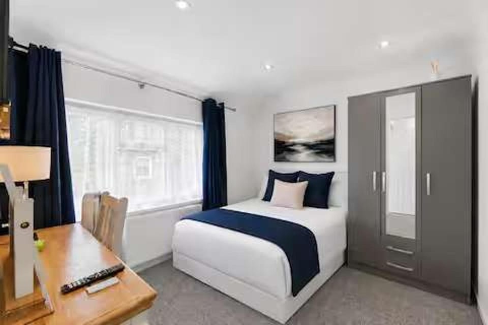 Bed, Bedroom, wardrobe