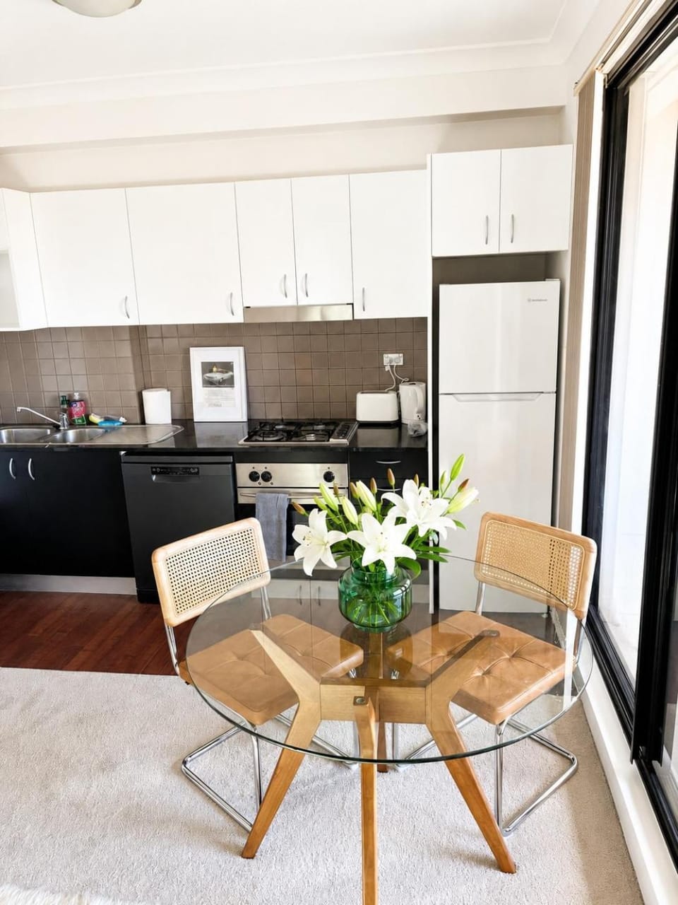 Kitchen or kitchenette, Dining area, dishwasher, oven, pet friendly, stove