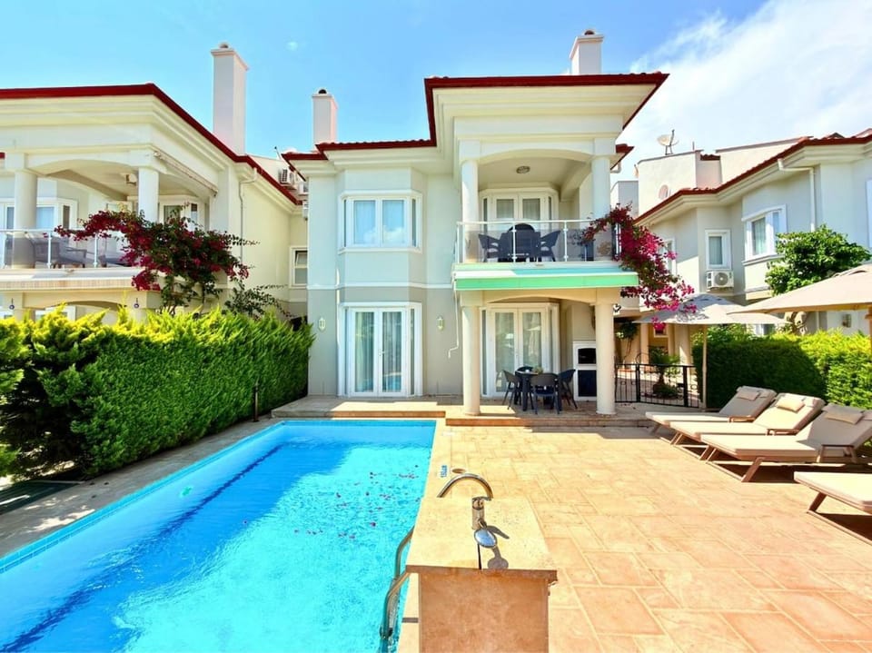 Fethiye-Çalış'ta 5 yatak odalı 10 kişilik villa coral 3 Villa in Fethiye