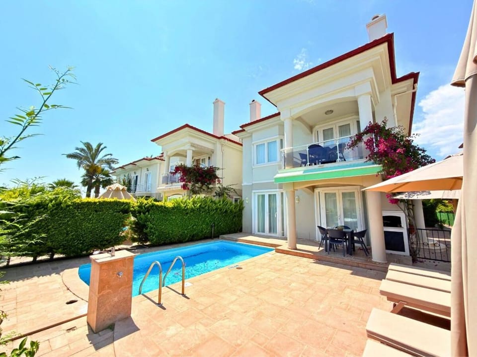 Fethiye-Çalış'ta 5 yatak odalı 10 kişilik villa coral 3 Villa in Fethiye
