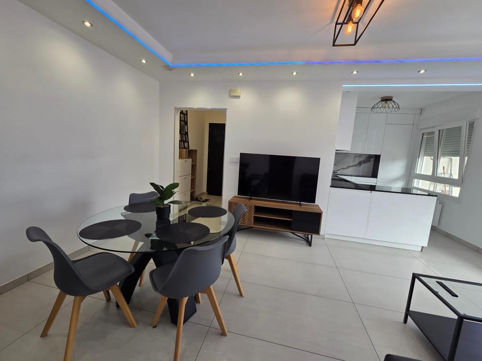 Ferney centre 2-4 pers Accès aéroport et Genève Apartment in Haute-Savoie