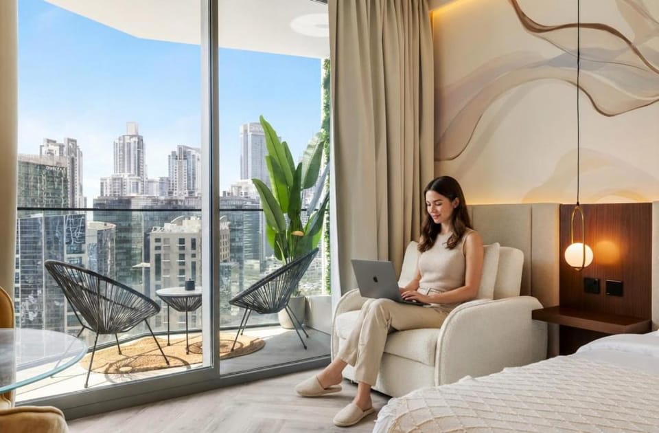 Bed, Seating area