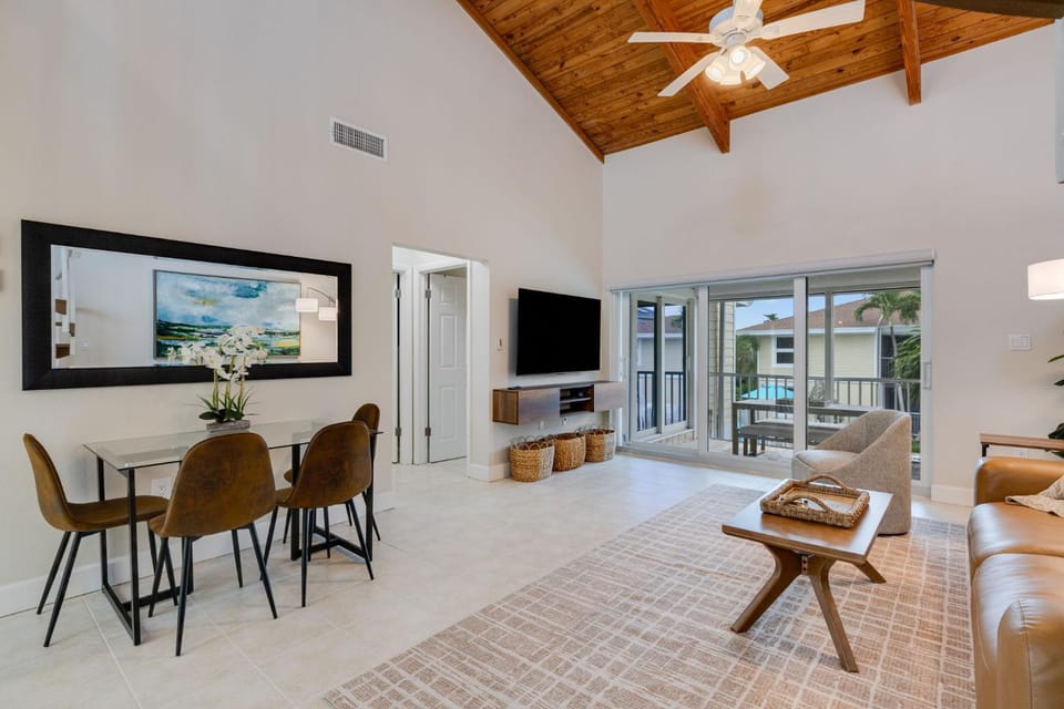 Villa Sanibel 3D Stunning Walkout Beach Retreat Steps to the Sand House in Sanibel Island