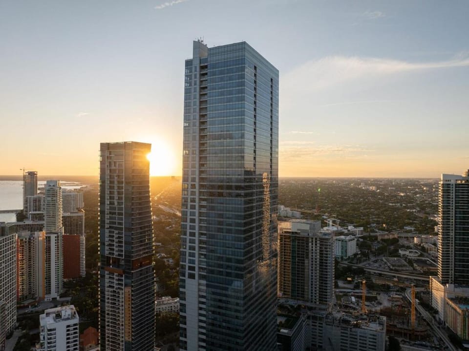 Four Seasons Brickell 2br on the 32nd Floor Skyline Views Apartment in Brickell
