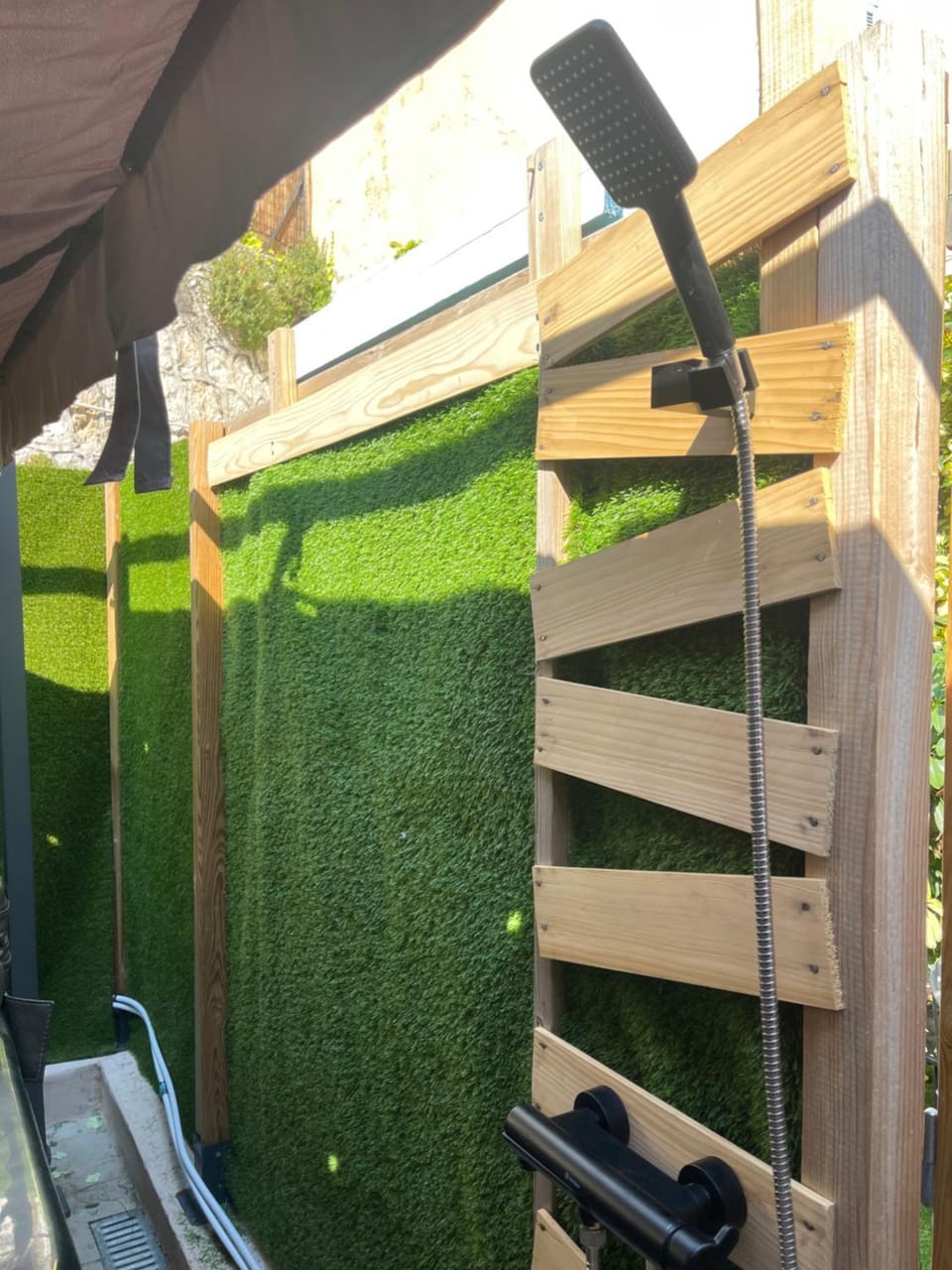 Cabane insolite avec jacuzzi Capsule hotel in Roquebrune-Cap-Martin
