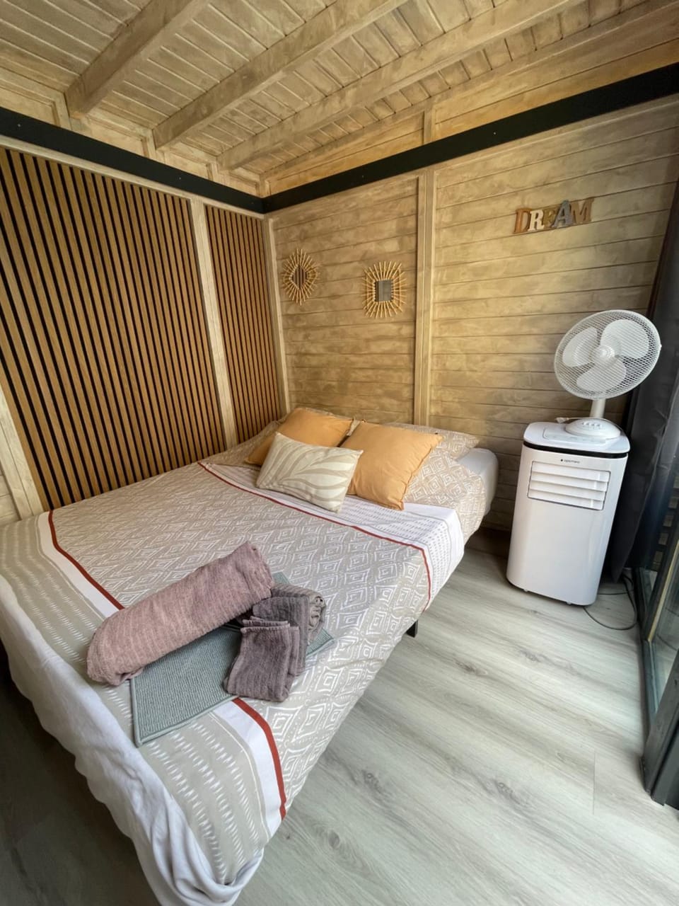 Bed, Photo of the whole room, Bedroom, towels, air conditioner
