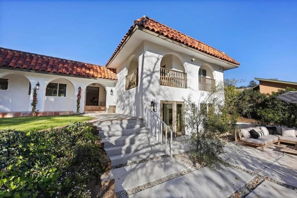 Lavender House and Guest House House in Ojai