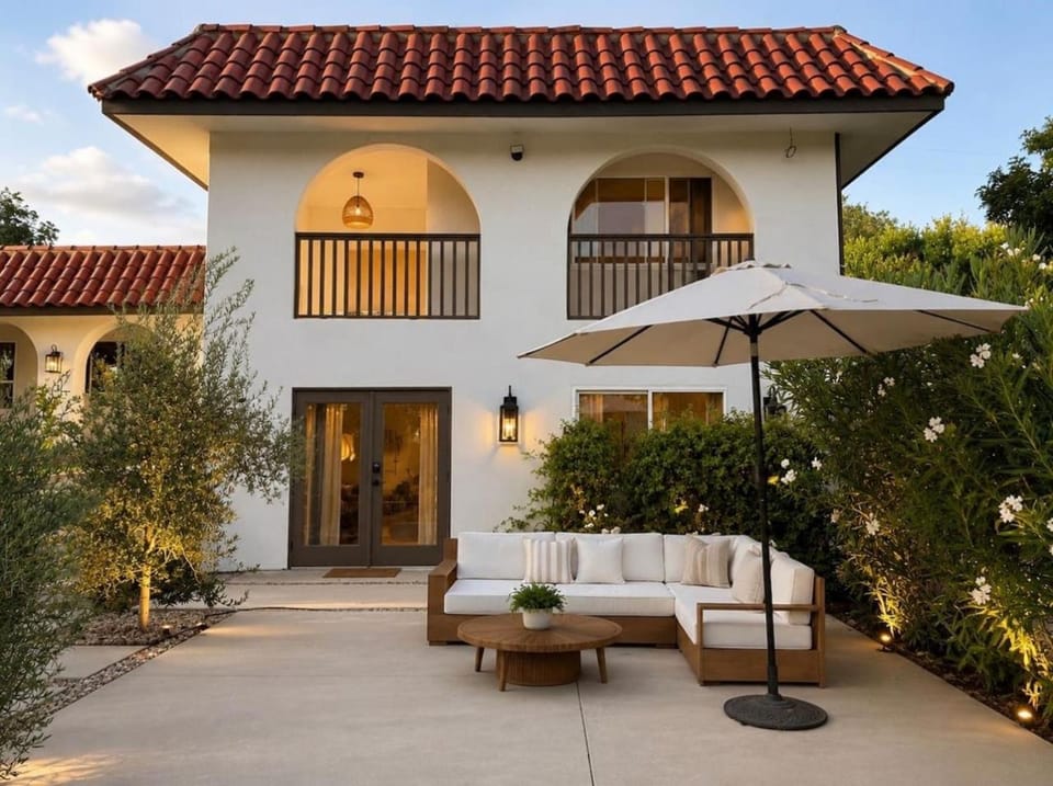 Lavender House and Guest House House in Ojai