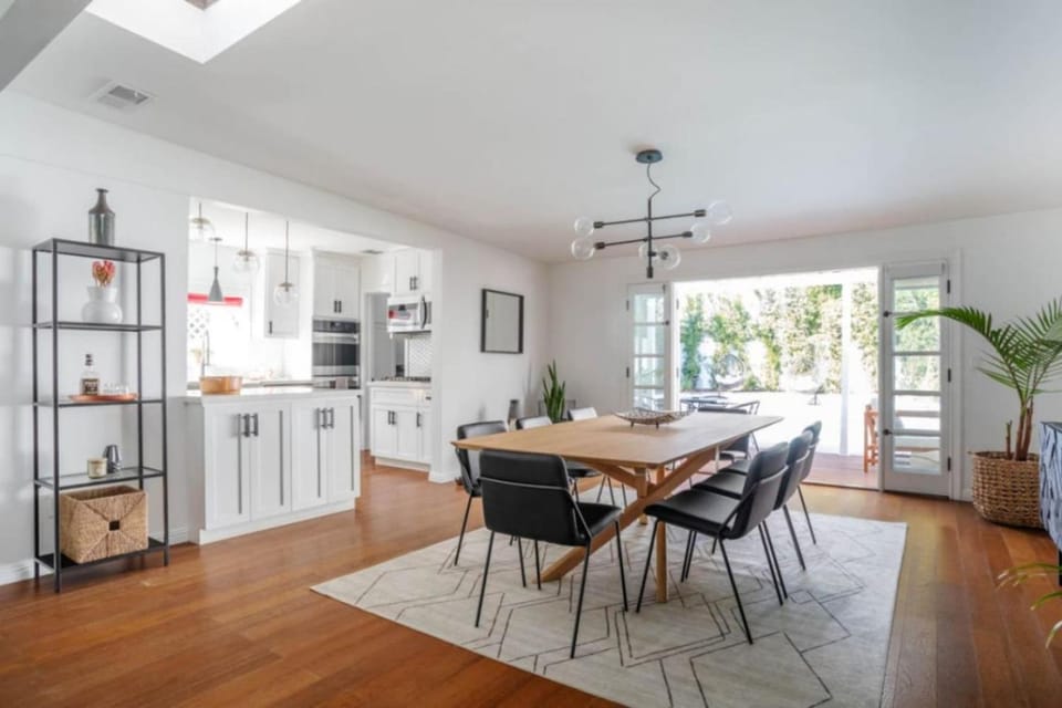 Kitchen or kitchenette, dishwasher, minibar, oven, pet friendly, stove