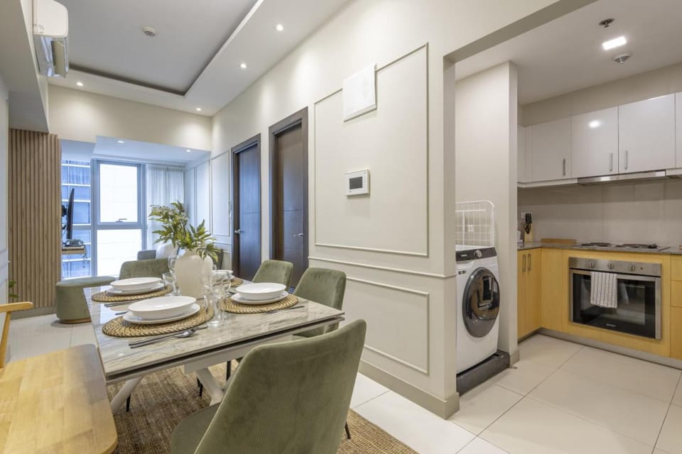 Uptown Luxe 2BR with Bathtub Work and Relax in BGC Apartment in Makati