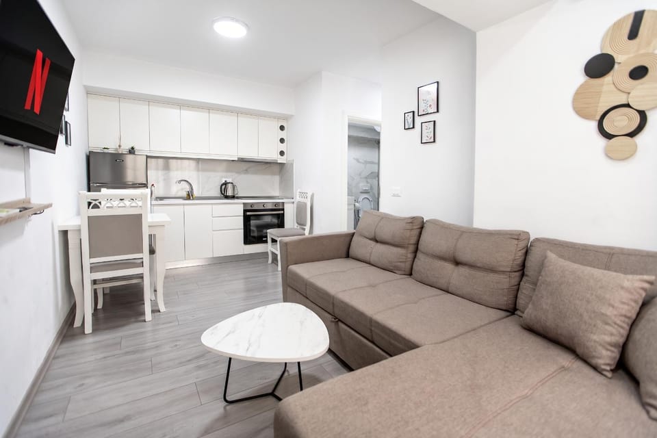 TV and multimedia, Kitchen or kitchenette, Living room, Seating area, Dining area, dishwasher, minibar, oven, pet friendly, stove, toaster