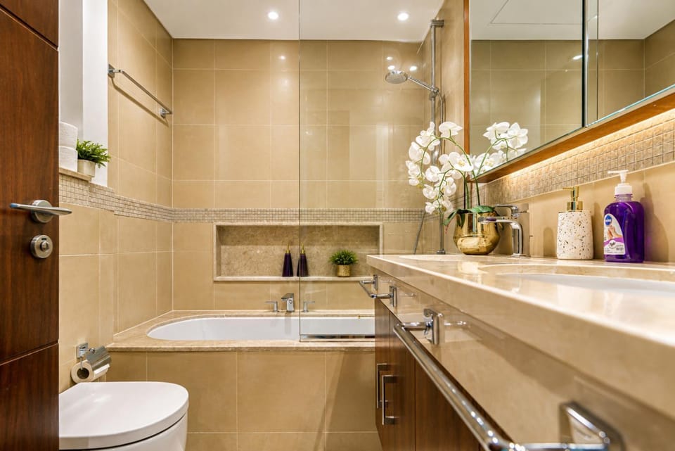 Rovostays Luxury Aprt in Burj Khalifa View in Downtown Near Burj Khalifa Apartment in Dubai