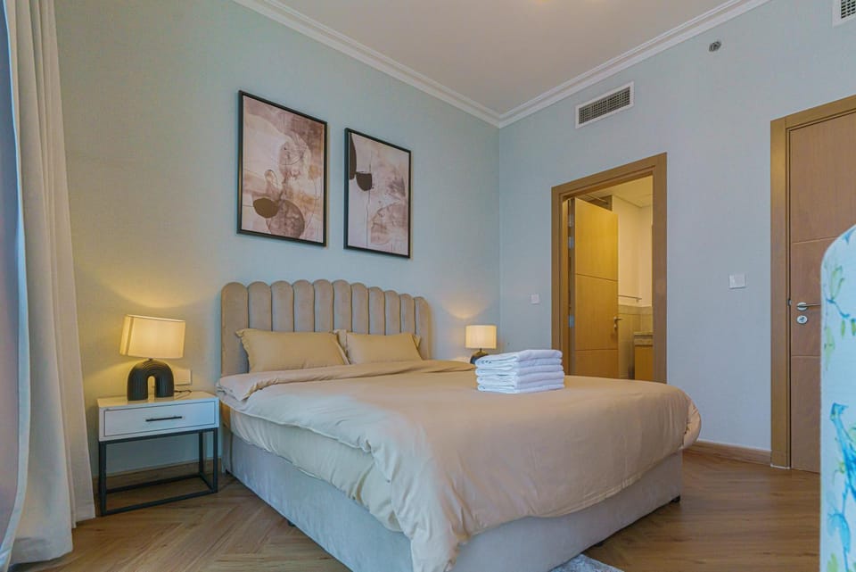 Rovostays Luxury Aprt in Burj Khalifa View in Downtown Near Burj Khalifa Apartment in Dubai