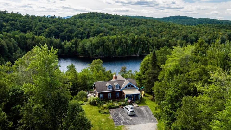 Secluded 3-bedroom log home that borders VT state park Chalet in Hyde Park