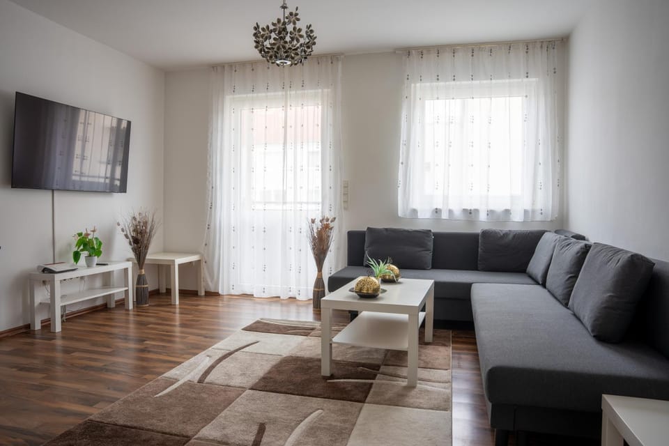 Living room, Photo of the whole room, Seating area, furniture