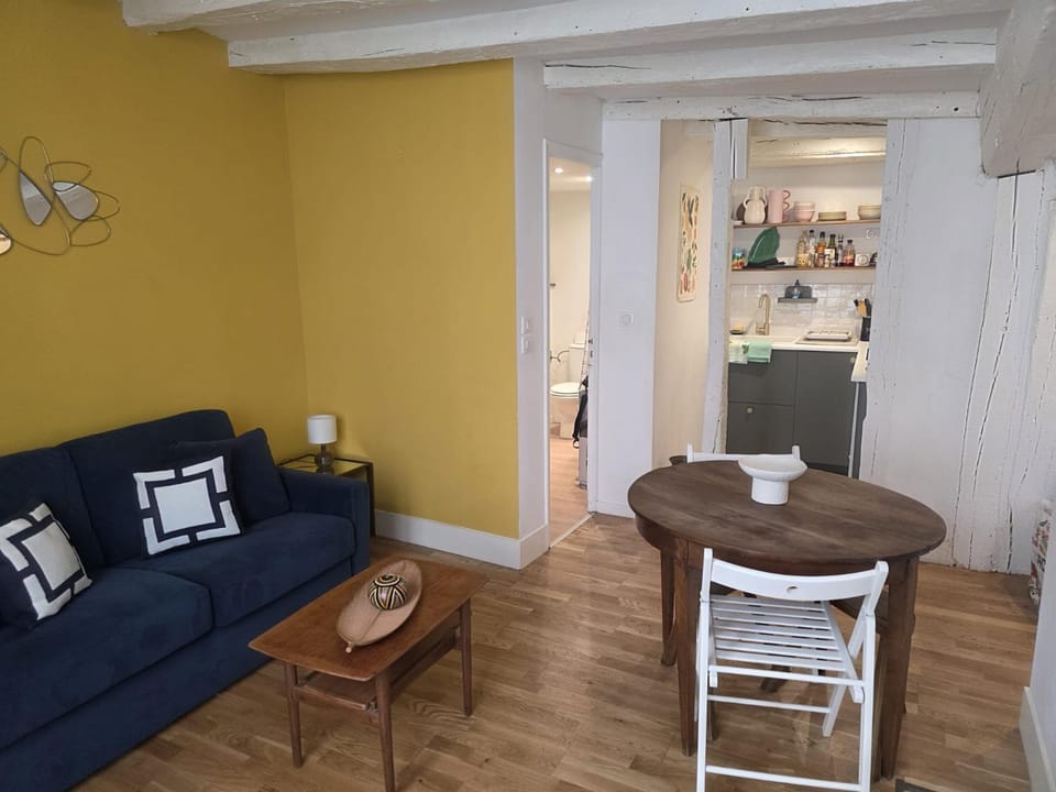 Kitchen or kitchenette, Living room, Dining area