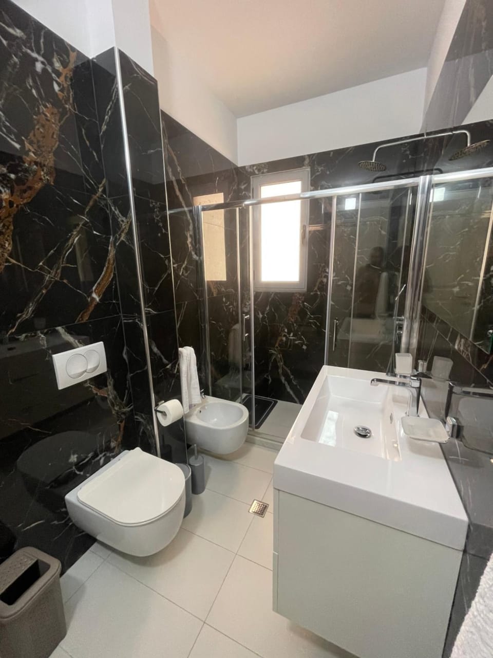 Sunny sea view ap with private P &2 bikes Apartment in Vlorë
