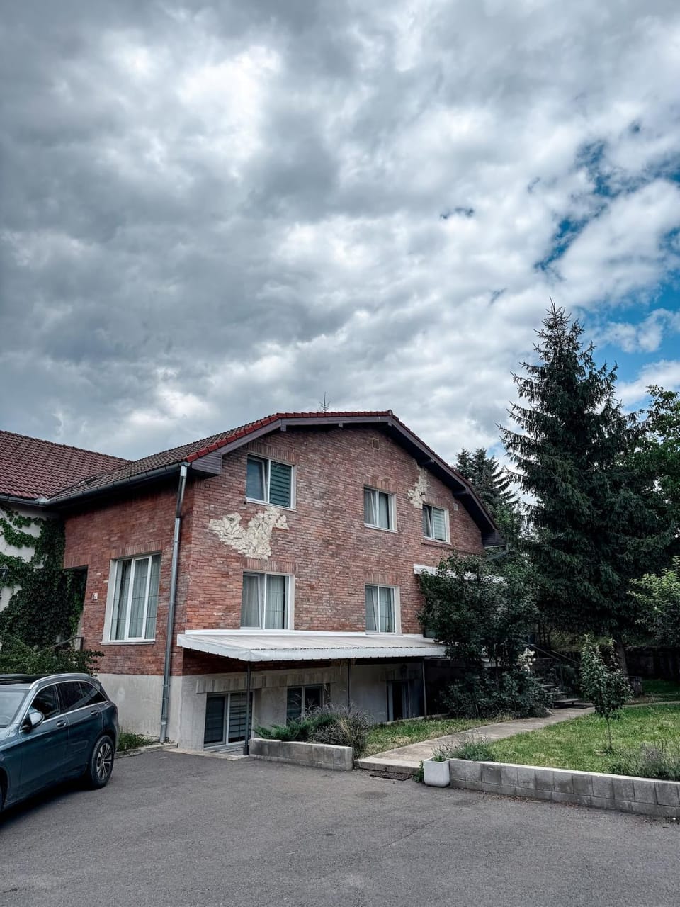 The Quiet Courtyard-Parking, 2 Bdr Apart, Garden Apartment in Cluj-Napoca