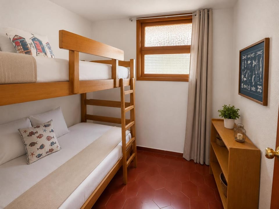 Photo of the whole room, Bedroom, bunk bed