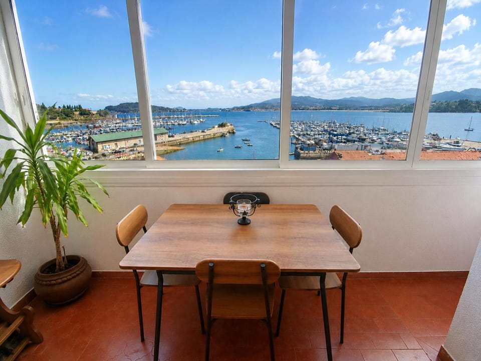 Day, Natural landscape, Balcony/Terrace, Dining area, Sea view
