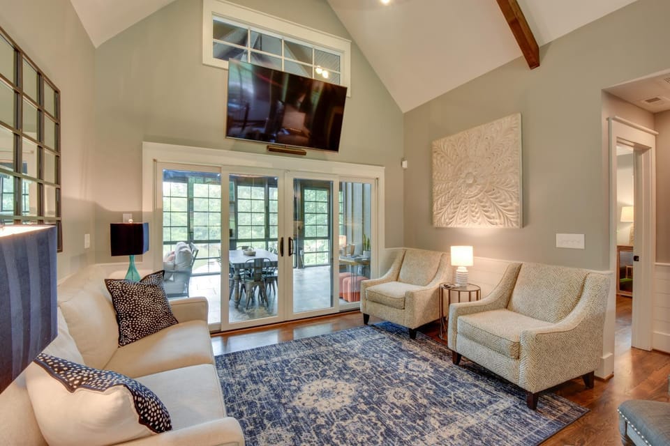 Waterfront Lake Keowee Home w/ Hot Tub & Views! House in Lake Keowee