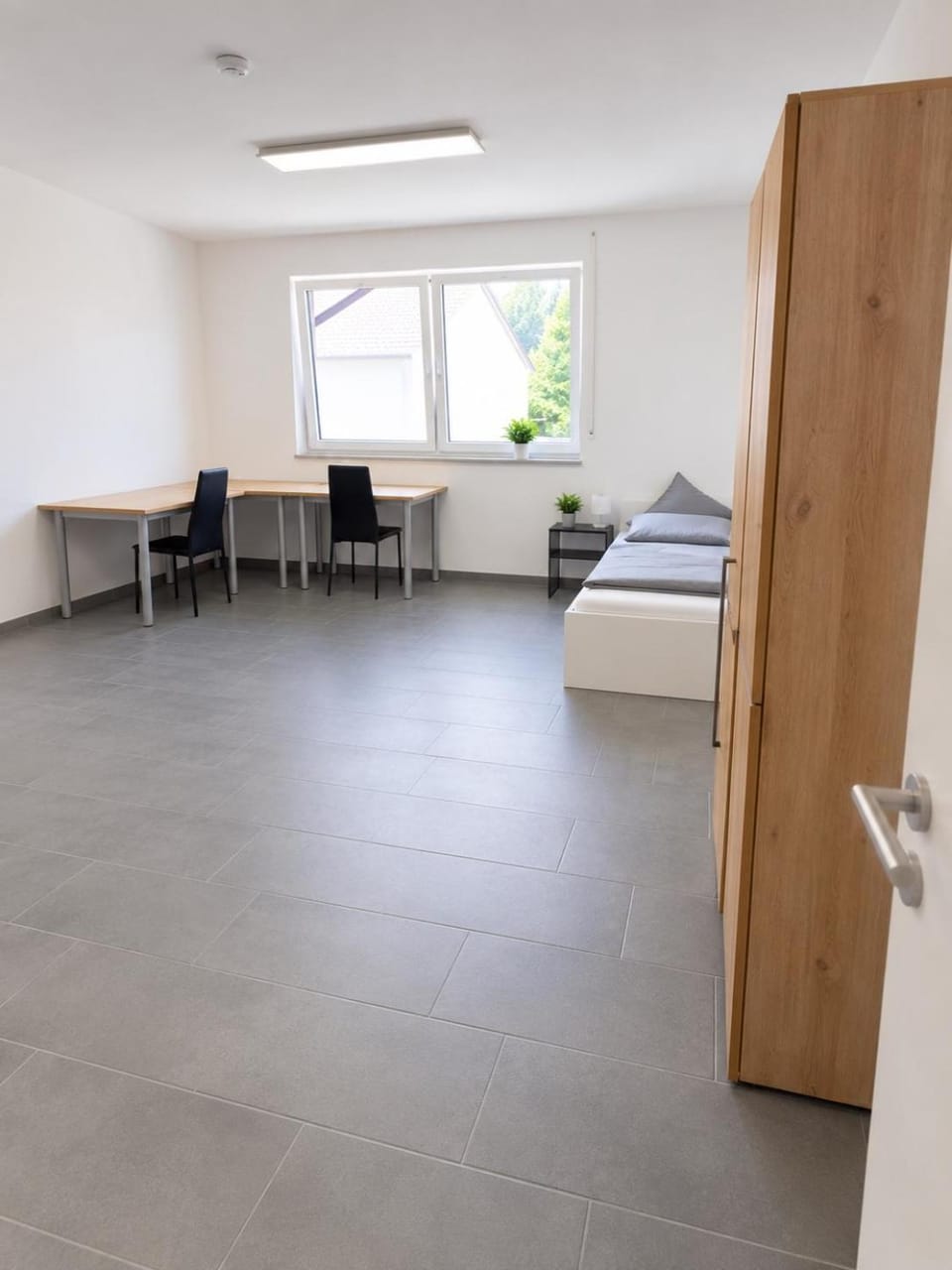 Corporate Housing - nahe Landshut, Flughafen München, A92 - 13 Zimmer - Bis 30 Personen House in Landshut