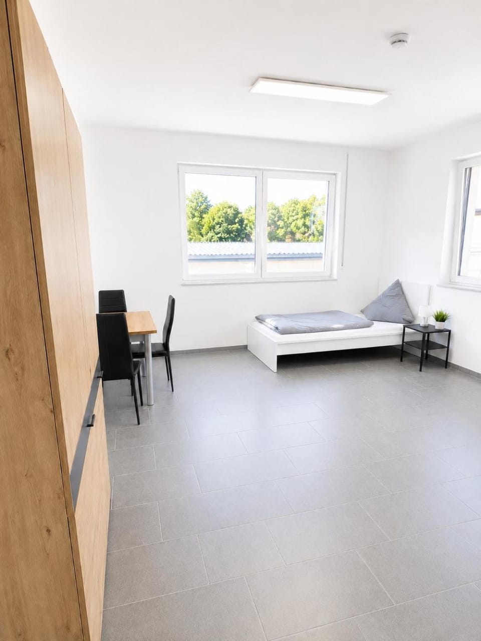 Corporate Housing - nahe Landshut, Flughafen München, A92 - 13 Zimmer - Bis 30 Personen House in Landshut