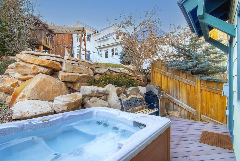 Woodside Manor by Park City Lodging House in Park City