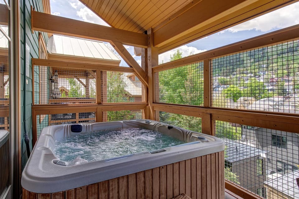 Town Pointe C302 by Park City Lodging Apartment in Park City