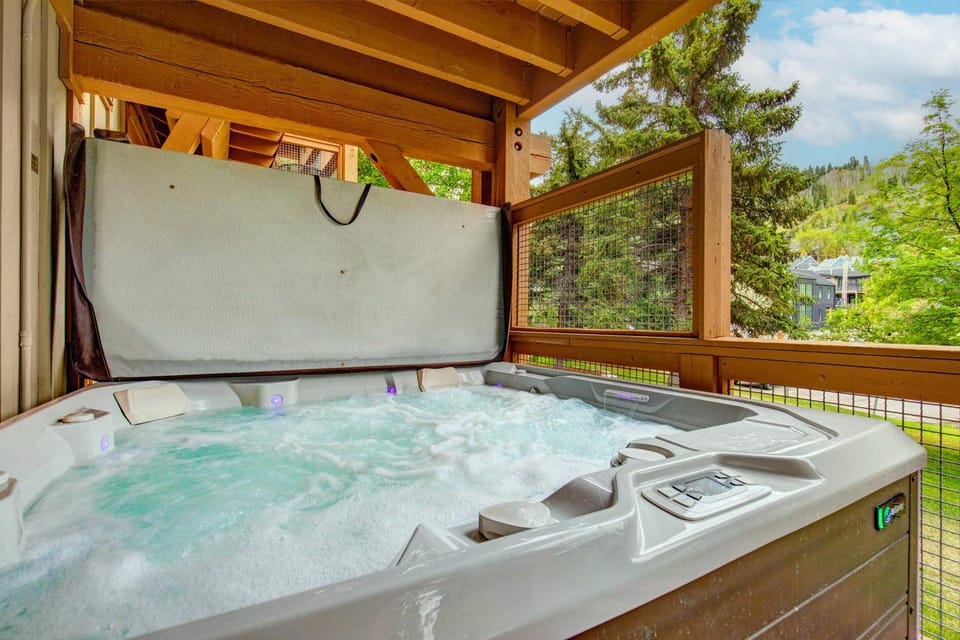 Day, Natural landscape, Hot Tub, Balcony/Terrace, Mountain view