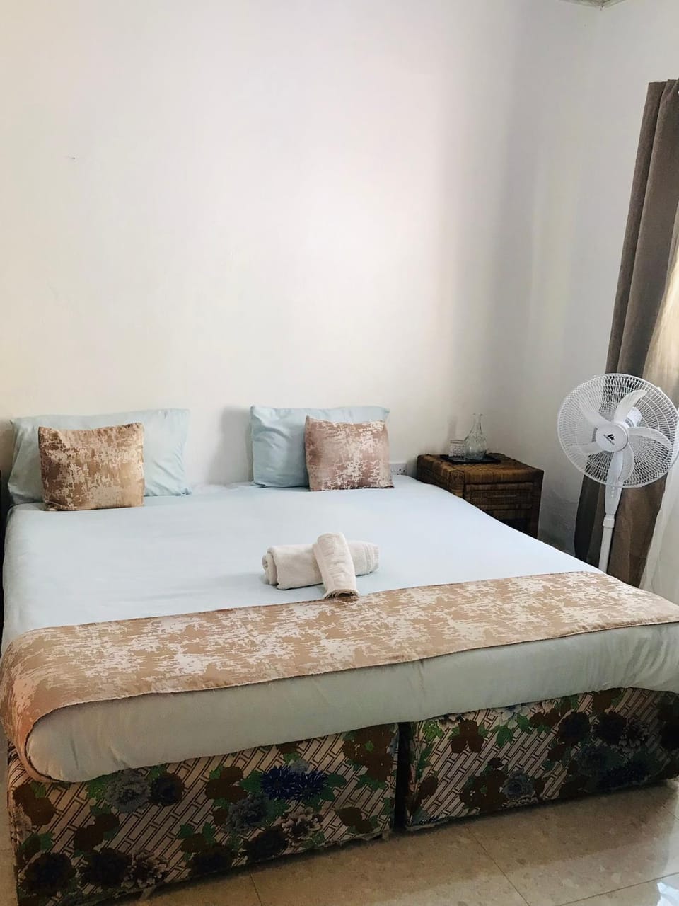Queen Room self contained Bed and Breakfast in Lusaka
